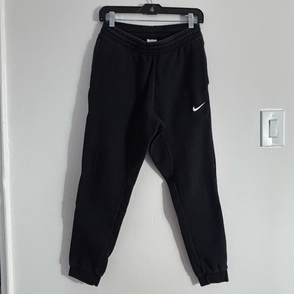 Nike Men’s Tapered Leg Fleece Sweatpants Size Small